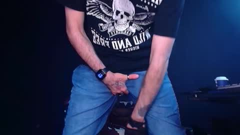 Snapshot of axelcolton chatting on November 26, 2025, 6:14 am AxelColton online show from November 26, 2025, 6:14 am