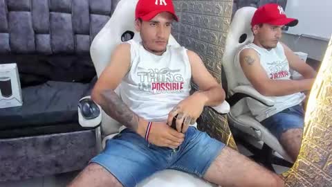 Axell Cross2 online show from February 4, 2025, 11:49 pm