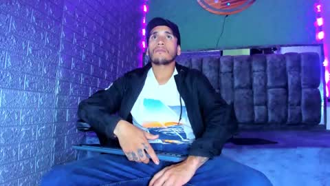 Axell Cross2 online show from October 17, 2025, 12:41 pm