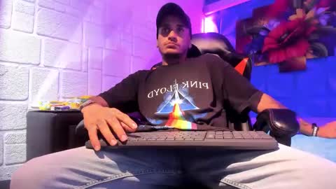 Axell Cross2 online show from October 23, 2025, 2:00 am