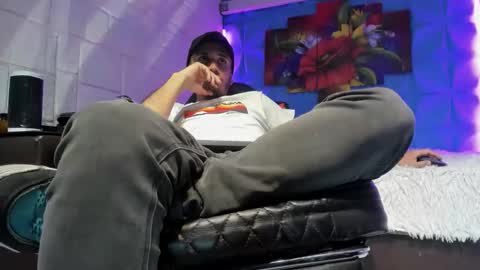 Axell Cross2 online show from February 12, 2026, 2:17 am