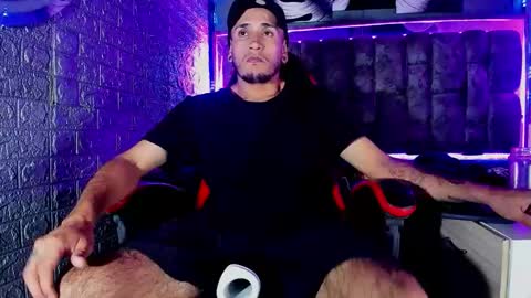 Snapshot of axell_cross2 chatting on May 2, 2026, 4:39 am Axell Cross2 online show from May 2, 2026, 4:39 am