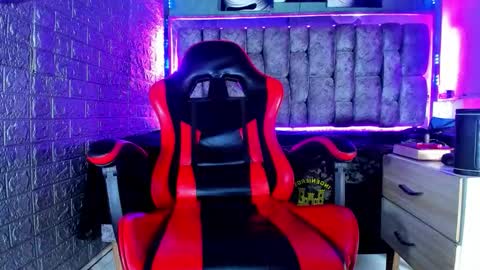 Snapshot of axell_cross2 chatting on May 4, 2026, 1:56 am Axell Cross2 online show from May 4, 2026, 1:56 am