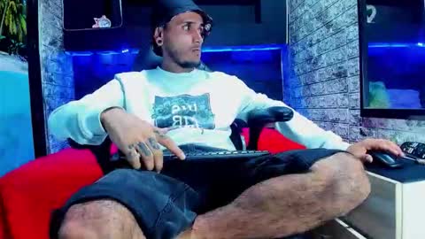 Snapshot of axell_cross2 chatting on May 12, 2026, 2:19 am Axell Cross2 online show from May 12, 2026, 2:19 am