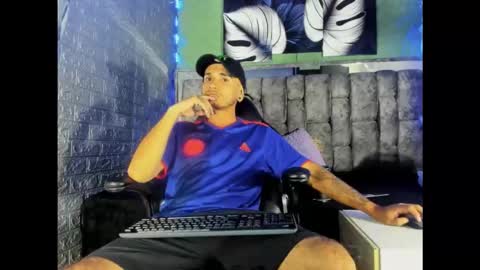 Snapshot of axell_cross2 chatting on May 24, 2026, 5:34 am Axell Cross2 online show from May 24, 2026, 5:34 am