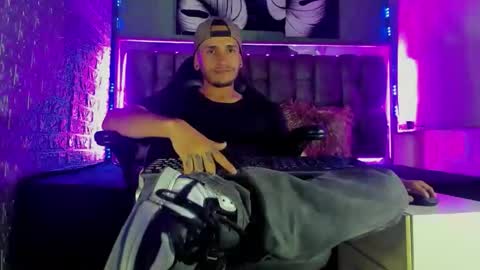 Snapshot of axell_cross2 chatting on May 27, 2026, 3:03 am Axell Cross2 online show from May 27, 2026, 3:03 am
