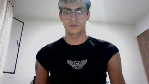 Snapshot of axellatino_ chatting on December 2, 2024, 12:19 am Axel online show from December 2, 2024, 12:19 am