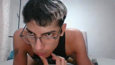 Snapshot of axellatino_ chatting on December 24, 2024, 12:11 am Axel online show from December 24, 2024, 12:11 am