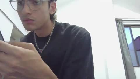 Snapshot of axellatino_ chatting on February 2, 2025, 11:11 pm Axel online show from February 2, 2025, 11:11 pm