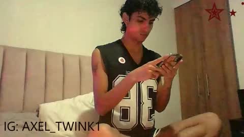 Snapshot of axellatino_ chatting on November 18, 2025, 3:12 am Axel online show from November 18, 2025, 3:12 am