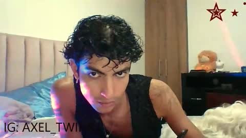 Snapshot of axellatino_ chatting on December 3, 2025, 11:14 pm Axel online show from December 3, 2025, 11:14 pm