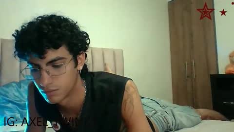 Snapshot of axellatino_ chatting on December 5, 2025, 12:08 am Axel online show from December 5, 2025, 12:08 am