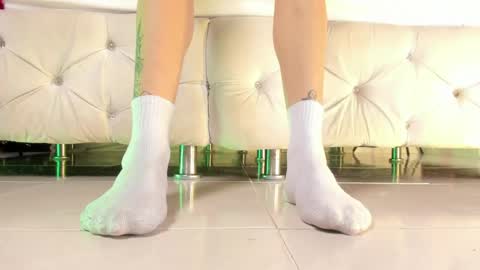 im your little femboy  ALEX   online show from April 22, 2026, 11:23 am