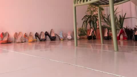 Snapshot of axellcollins chatting on May 26, 2026, 7:32 pm im your little femboy ALEX online show from May 26, 2026, 7:32 pm