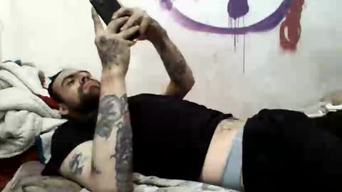 Snapshot of axelpadilla98 chatting on May 17, 2026, 8:01 am deliciosodemente online show from May 17, 2026, 8:01 am