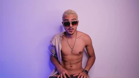 Axel online show from June 4, 2026, 5:02 am