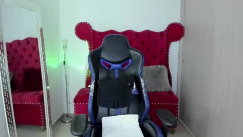 Snapshot of axelwinters_ chatting on June 29, 2026, 11:21 am Axel online show from June 29, 2026, 11:21 am
