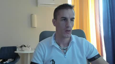 Snapshot of axl_fx chatting on May 16, 2026, 9:50 am Axl online show from May 16, 2026, 9:50 am