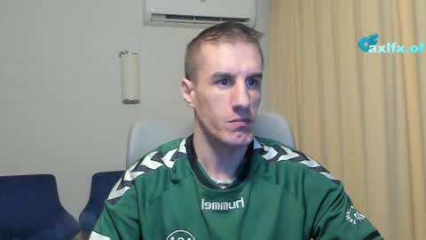 Snapshot of axl_fx chatting on May 20, 2026, 9:32 pm Axl online show from May 20, 2026, 9:32 pm
