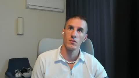 Snapshot of axl_fx chatting on June 21, 2026, 2:14 am Axl online show from June 21, 2026, 2:14 am