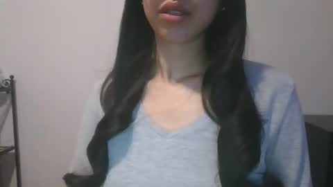 axue online show from December 17, 2024, 3:17 pm