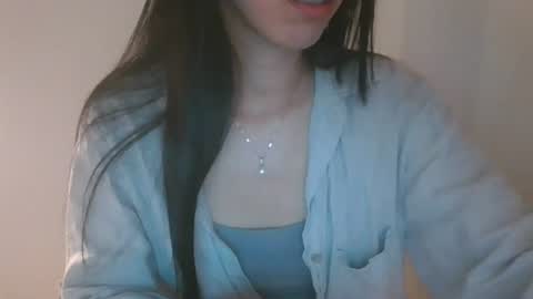 Snapshot of axuepetitt chatting on July 17, 2026, 9:41 pm axue online show from July 17, 2026, 9:41 pm