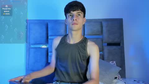 Snapshot of axxxel_twink chatting on May 10, 2026, 1:11 am Axxxel online show from May 10, 2026, 1:11 am