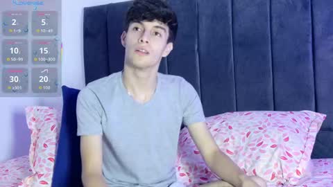 Snapshot of axxxel_twink chatting on May 30, 2026, 2:41 am Axxxel online show from May 30, 2026, 2:41 am