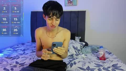 Snapshot of axxxel_twink chatting on June 9, 2026, 3:18 am Axxxel online show from June 9, 2026, 3:18 am
