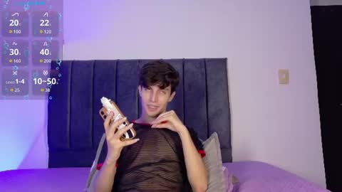 Snapshot of axxxel_twink chatting on July 5, 2026, 4:19 am Axxxel online show from July 5, 2026, 4:19 am