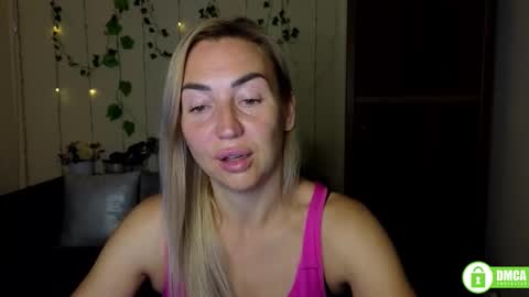 Snapshot of ay_kiss_jully chatting on September 15, 2025, 5:35 pm Jully online show from September 15, 2025, 5:35 pm