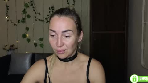 Snapshot of ay_kiss_jully chatting on November 3, 2025, 6:31 pm Jully online show from November 3, 2025, 6:31 pm