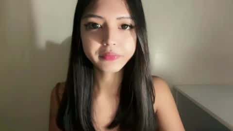 ayalvrs18 online show from June 19, 2026, 7:01 am