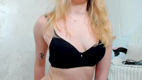 SundyRose online show from May 16, 2026, 9:06 am