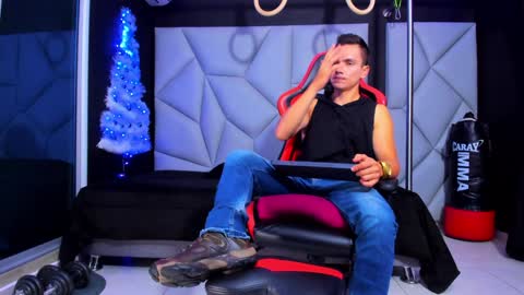 Snapshot of aydenmillerdom chatting on December 15, 2024, 5:56 am Ayden Miller online show from December 15, 2024, 5:56 am