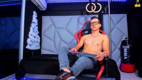 Snapshot of aydenmillerdom chatting on December 16, 2024, 7:48 am Ayden Miller online show from December 16, 2024, 7:48 am