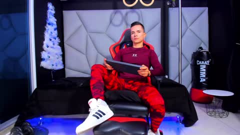 Snapshot of aydenmillerdom chatting on December 22, 2024, 5:12 am Ayden Miller online show from December 22, 2024, 5:12 am