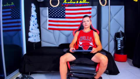 Snapshot of aydenmillerdom chatting on December 30, 2024, 12:43 am Ayden Miller online show from December 30, 2024, 12:43 am