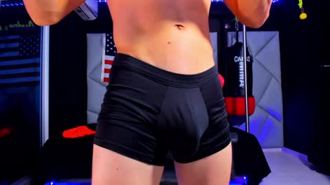 Snapshot of aydenmillerdom chatting on January 24, 2025, 7:41 am Ayden Miller online show from January 24, 2025, 7:41 am