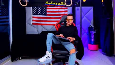 Snapshot of aydenmillerdom chatting on February 9, 2025, 4:46 am Ayden Miller online show from February 9, 2025, 4:46 am