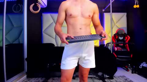 Snapshot of aydenmillerdom chatting on November 24, 2025, 2:55 am Ayden Miller online show from November 24, 2025, 2:55 am