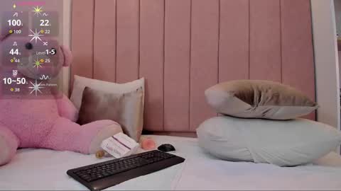 Ayelen Spacee online show from October 3, 2025, 5:37 am