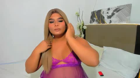 Snapshot of ayesha_amethyst chatting on April 1, 2026, 7:20 am AYESHA online show from April 1, 2026, 7:20 am