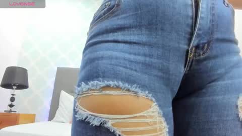 Alyda Jaramillo online show from September 30, 2025, 7:08 pm