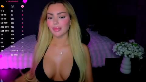  Ayla Demir  online show from May 30, 2026, 8:06 pm