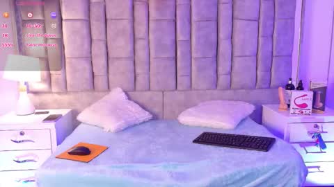 ayla_han online show from February 26, 2026, 4:11 am