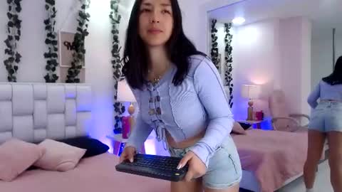 Snapshot of ayla_lumina chatting on June 25, 2026, 7:40 pm Ayla online show from June 25, 2026, 7:40 pm
