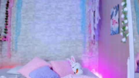 Snapshot of ayla_lux chatting on May 17, 2026, 5:49 am Ayla online show from May 17, 2026, 5:49 am