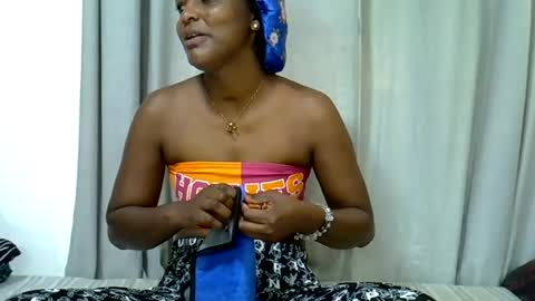 ayla_tyla online show from June 7, 2026, 12:53 pm