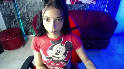aylanny_m online show from May 4, 2026, 4:03 pm